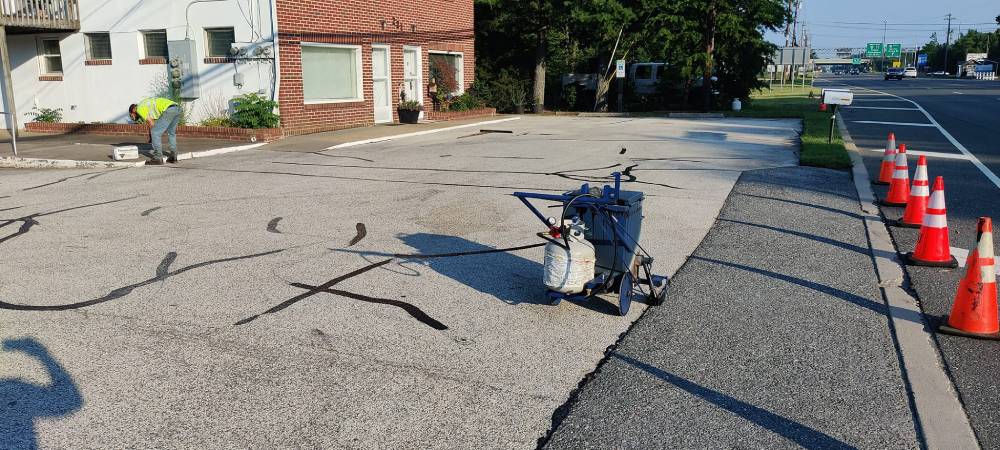 Five Things You Need To Know About South Jersey Asphalt Crackfilling